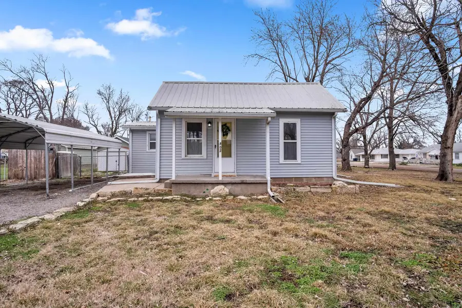 402 W 7th Ave, El Dorado, KS 67042 - #2