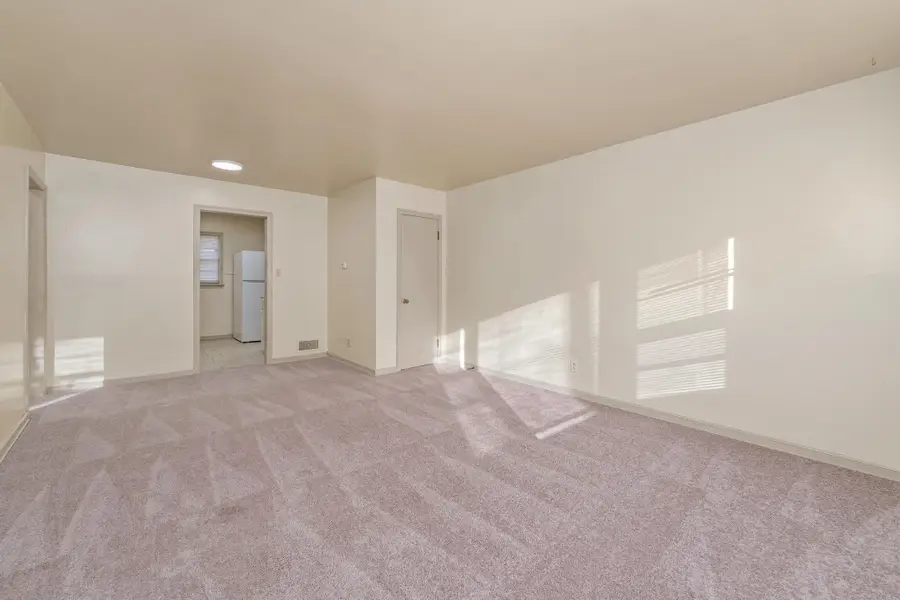 6124 E Harry St, Wichita, KS 67218 - #2