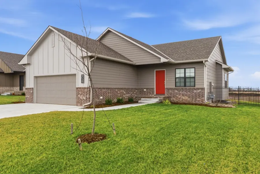 5035 N Highland St, Bel Aire, KS 67220 - #2