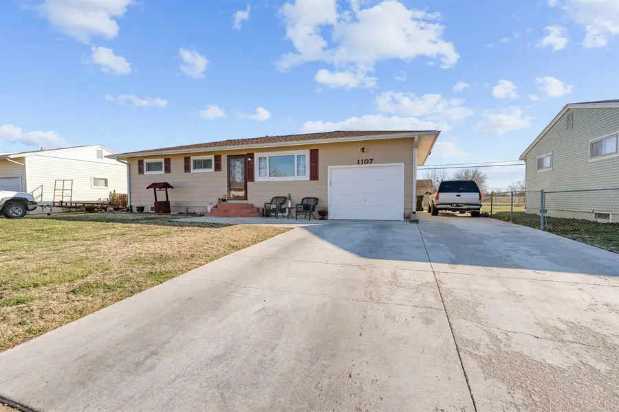 1107 Harold Ave, Salina, KS 67401 - #2