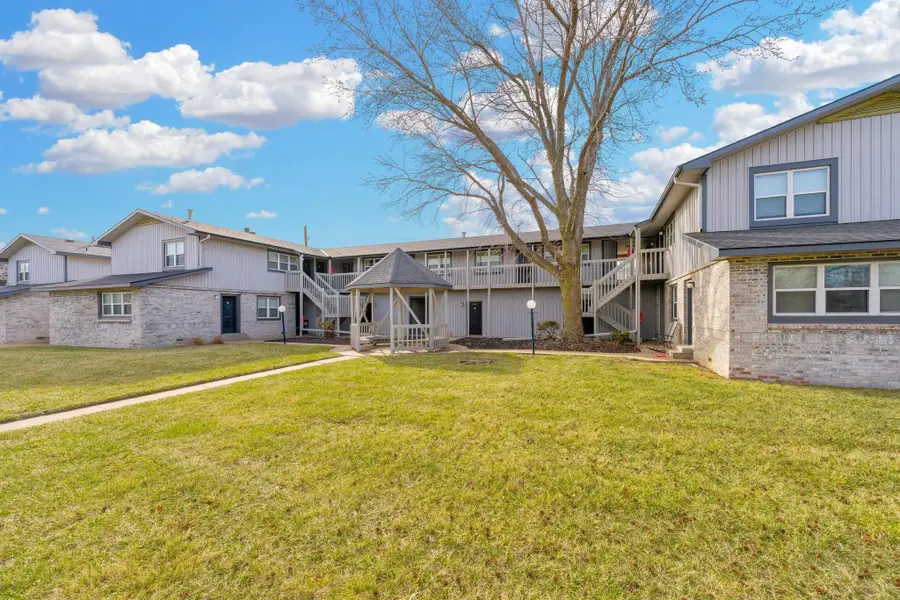 1701 E 24th Ave, Hutchinson, KS 67502 - #3