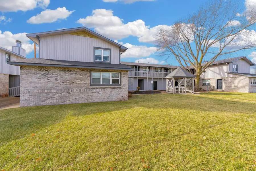 1705 E 24th Ave, Hutchinson, KS 67502 - #2