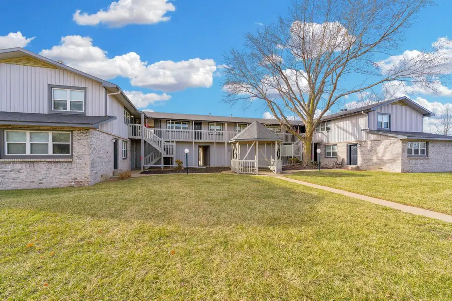 1705 E 24th Ave, Hutchinson, KS 67502 - #3