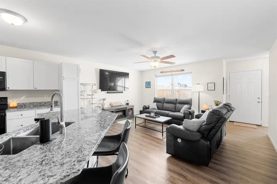 1104 Harbor Dr, Salina, KS 67401 - #3