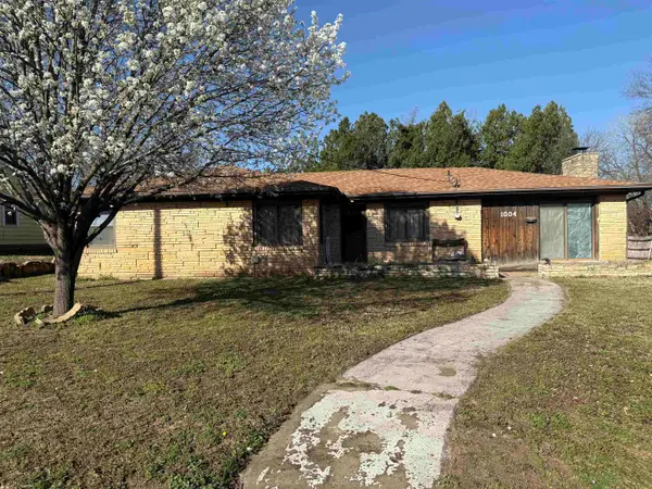 1004 S G St, Wellington, KS 67152