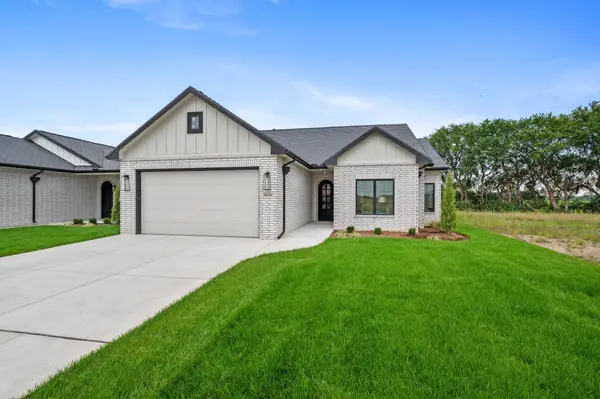 6126 N Hiebert Dr, Park City, KS 67219