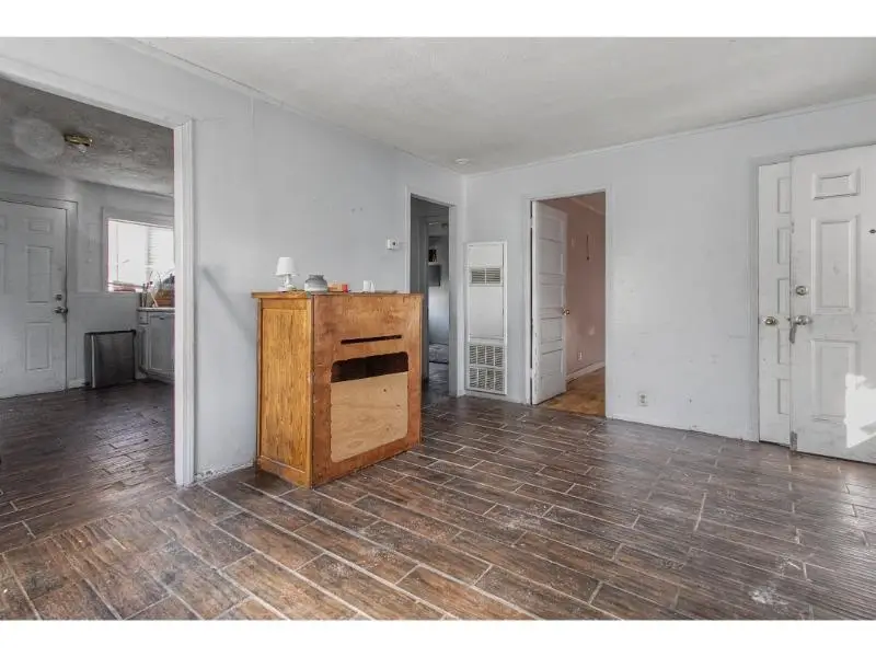 2937 S Rutan St, Wichita, KS 67210 - #3