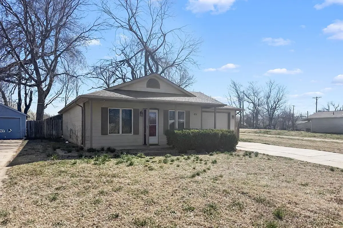 424 S Leonine Rd, Wichita, KS 67213 - #1