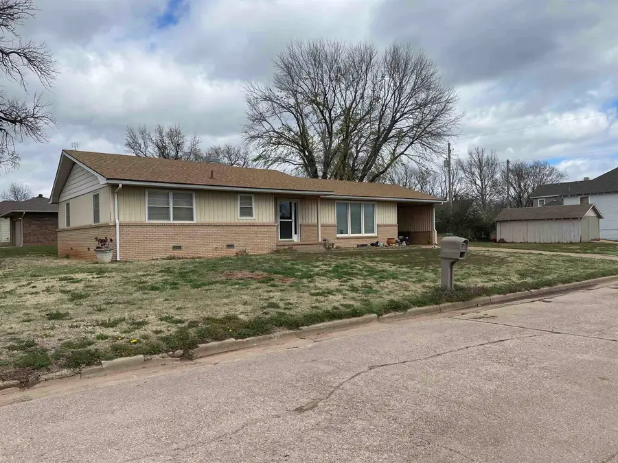 324 S Market St, Caldwell, KS 67022 - #2
