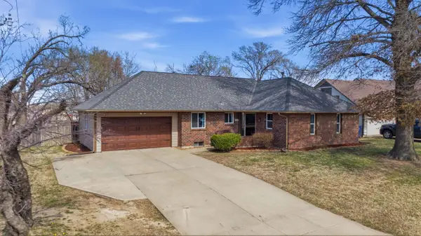 1702 E Beaumont St, Park City, KS 67219