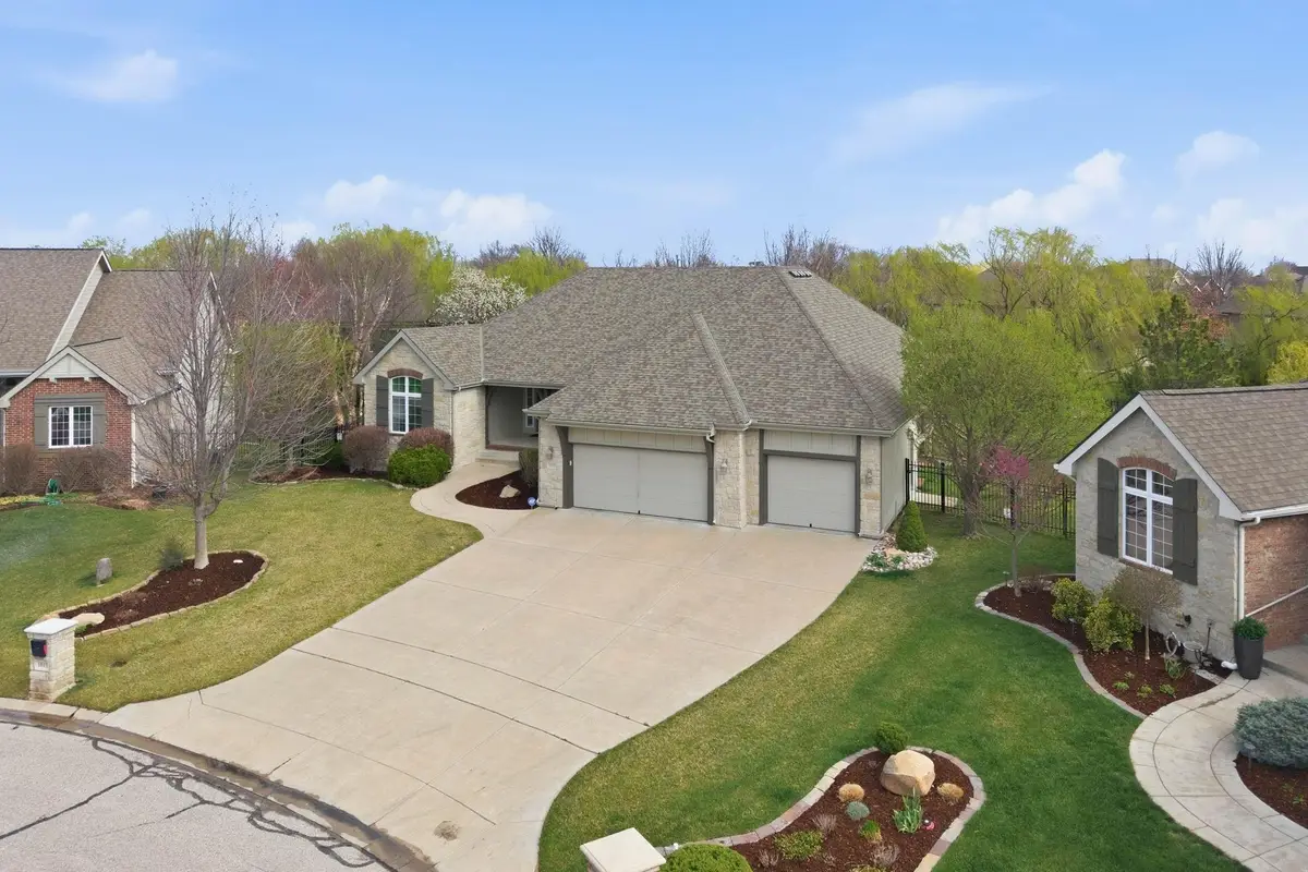 1817 N Cranbrook Cir, Wichita, KS 67206 - #1
