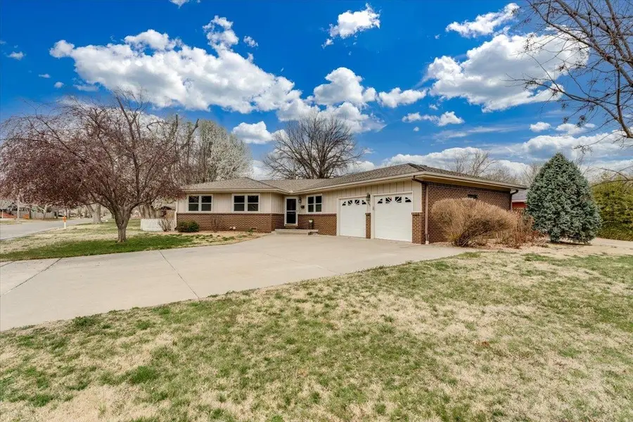 995 N Westlink Ave, Wichita, KS 67212 - #2