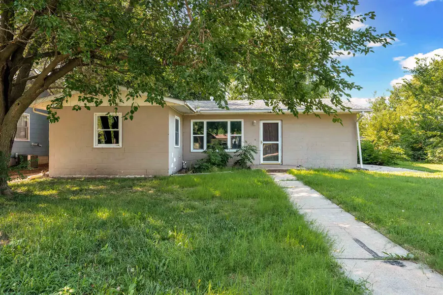 319 W Ruth St, Moundridge, KS 67107 - #2