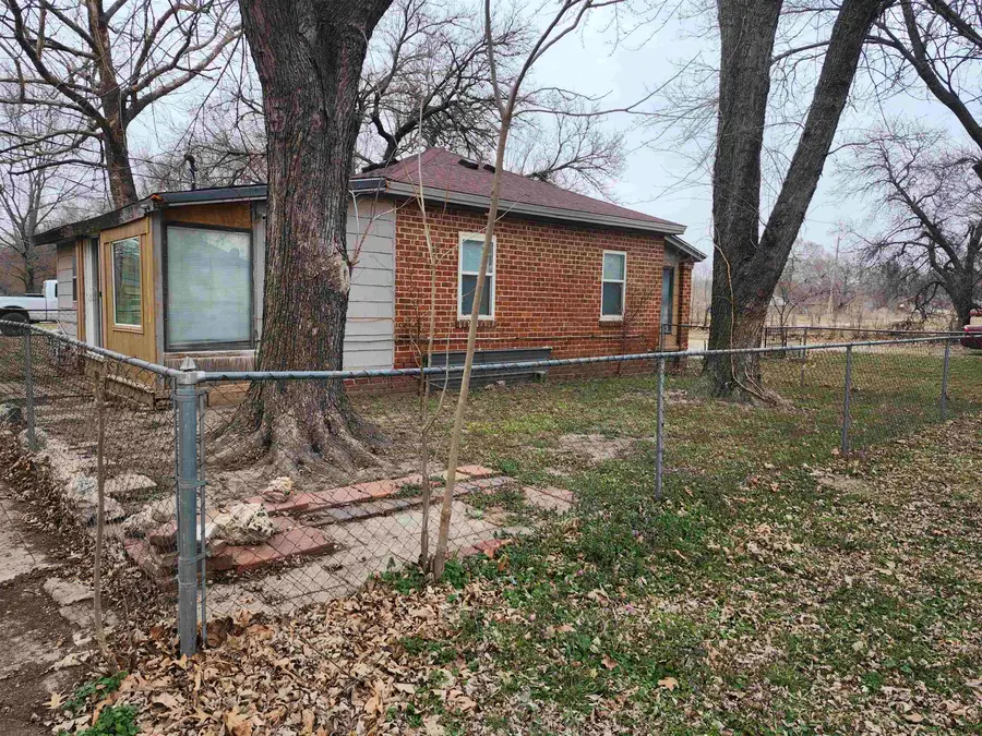 201 S 10th St., Arkansas City, KS 67005 - #3