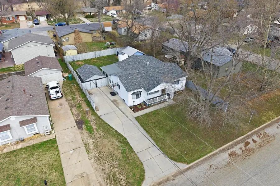 2016 E Sunrise Dr, Wichita, KS 67216 - #3