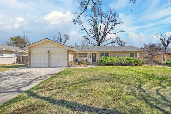 1022 N Stratford Ln, Wichita, KS 67206