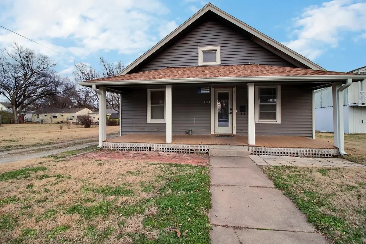 508 N Logan St., Newton, KS 67114 - #1