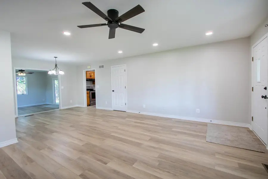 330 William St, Hesston, KS 67062 - #3