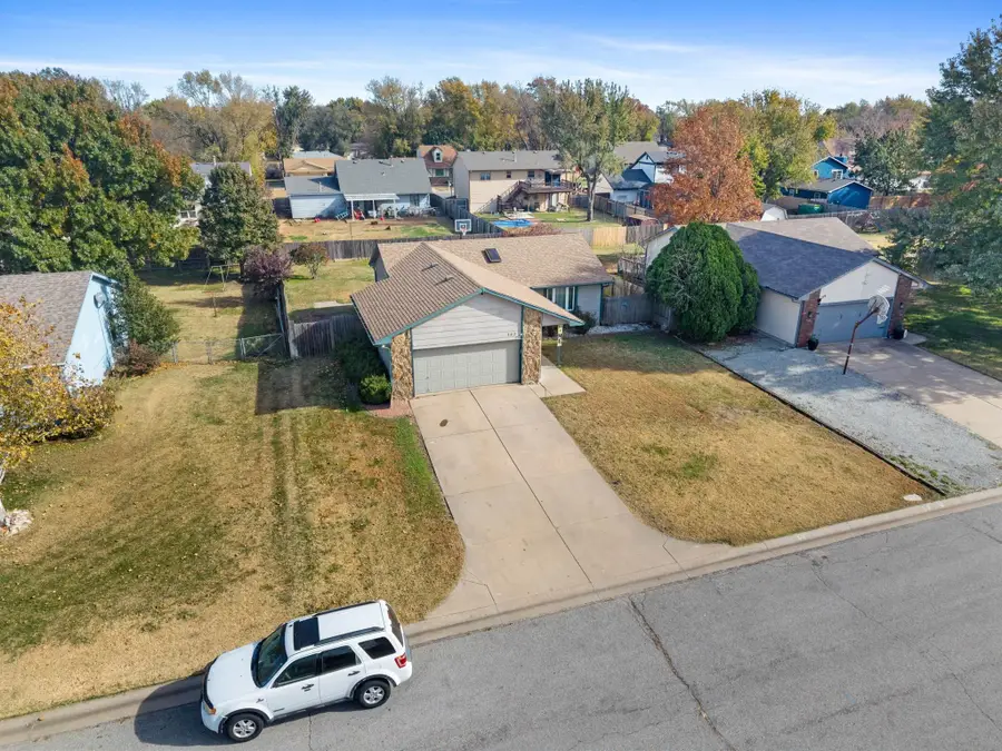 142 Champion St, Haysville, KS 67060 - #3