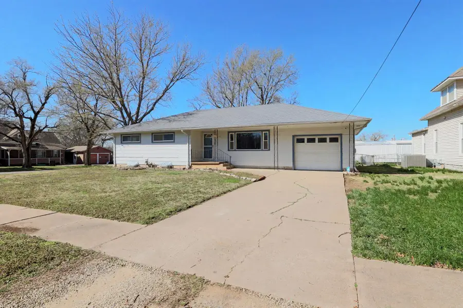 123 S 4th, Towanda, KS 67144 - #2