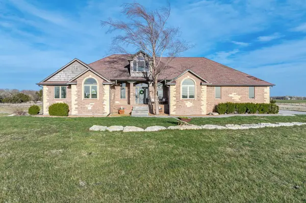 2760 SW Prairie Creek, Benton, KS 67017