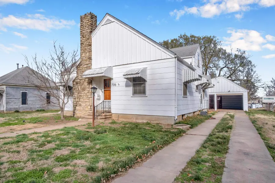 506 N Maple St, Peabody, KS 66866 - #2