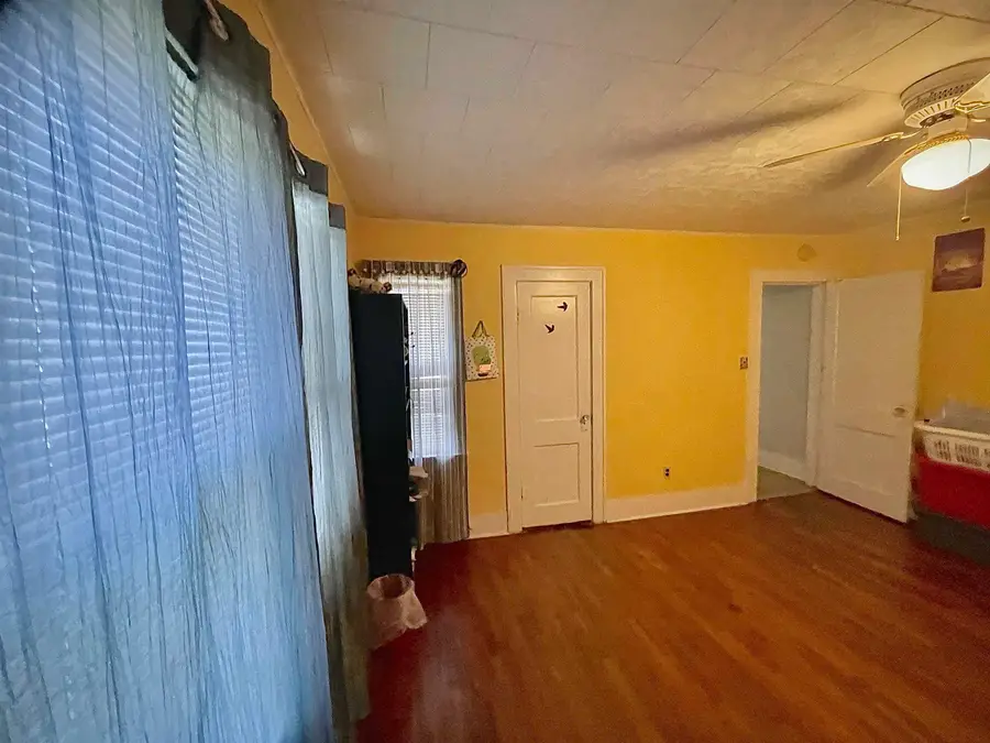 1035 N A Street, Arkansas City, KS 67005 - #3