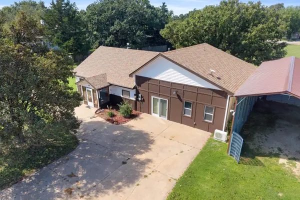 113 S Robbins Rd, Norwich, KS 67118