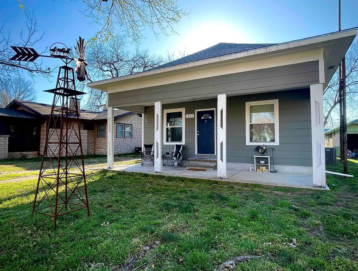 1327 N 2nd, Arkansas City, KS 67005 - #1