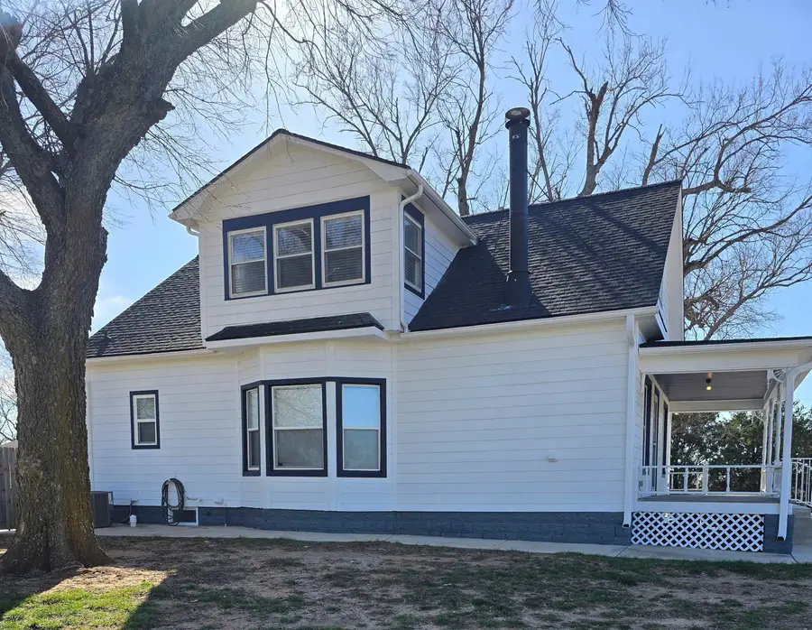 2403 E Chestnut Ave, Arkansas City, KS 67005 - #3
