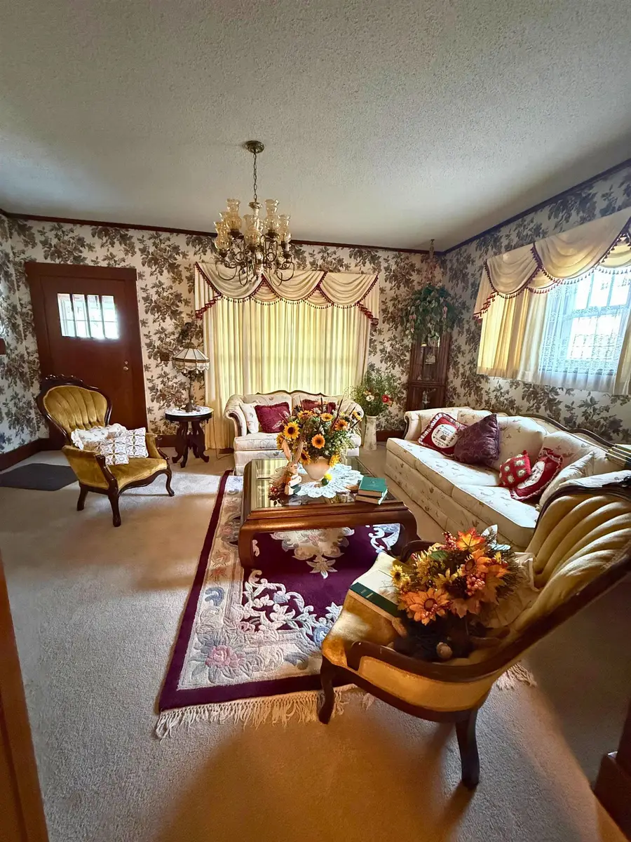 117 S Penn Ave, Salina, KS 67401 - #2