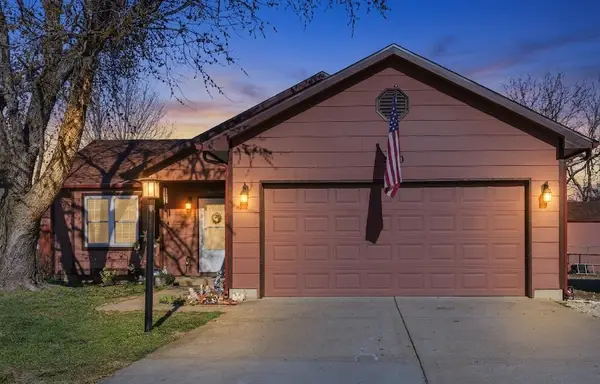 500 Deerfield Cir, Valley Center, KS 67147