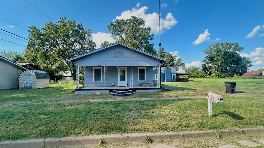 410 E Taylor Ave, Arkansas City, KS 67005 - #2