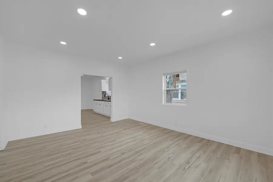 1106 N Grove Ave, Wichita, KS 67214 - #3