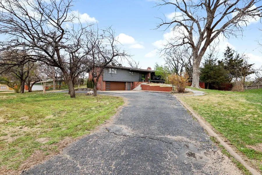 3044 W Bluebird Dr, Wichita, KS 67204 - #2