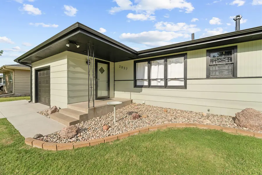 2037 Roach St, Salina, KS 67401 - #3