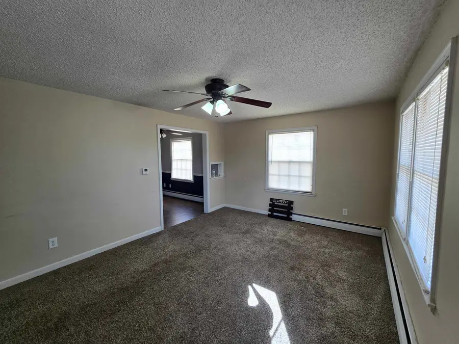 229 E 12th St, Concordia, KS 66901 - #3