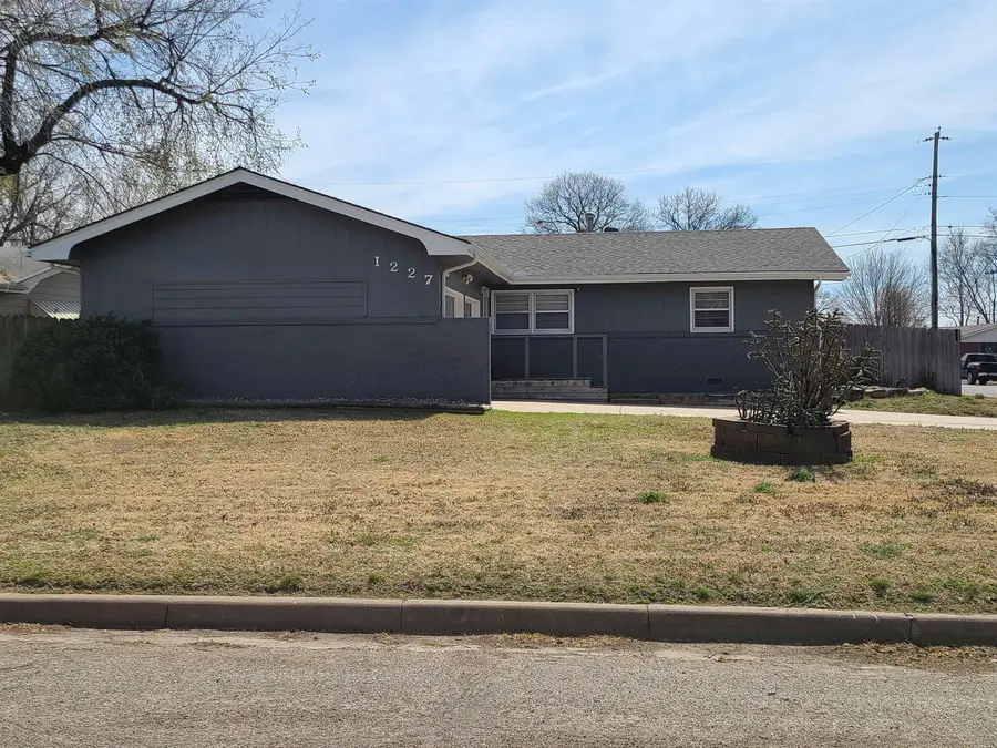 1227 W Fultz, Wichita, KS 67217 - #2
