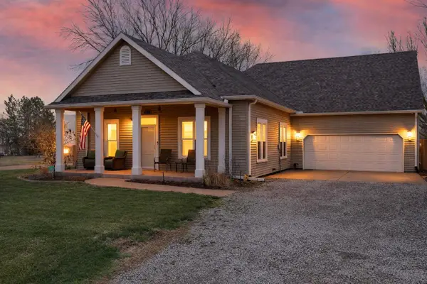 218 N Main St, Viola, KS 67149