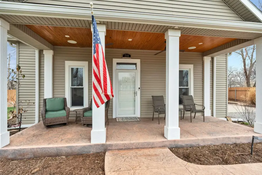 218 N Main St, Viola, KS 67149 - #3