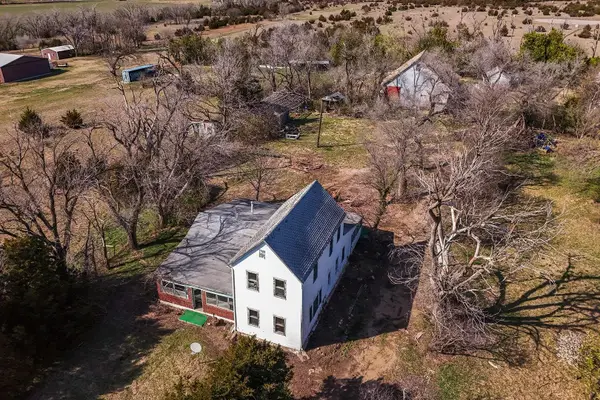 2216 E Ford, Valley Center, KS 67147
