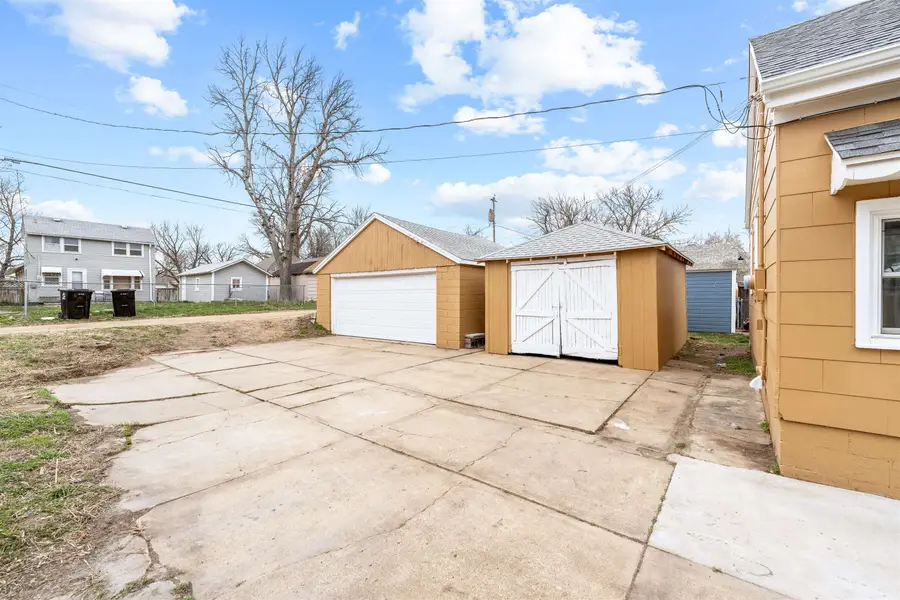 720 Sherman St, Salina, KS 67401 - #2
