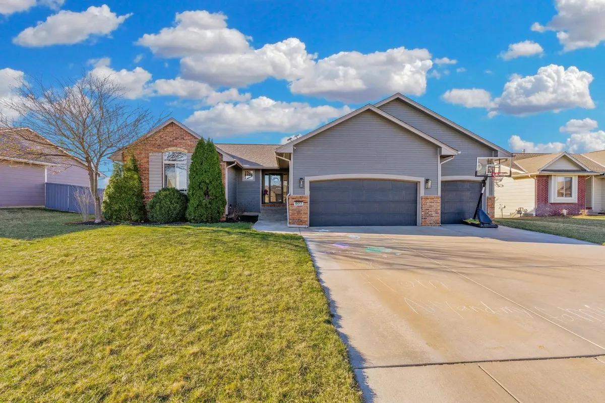 603 W Fieldstone Ct, Andover, KS 67002 - #1