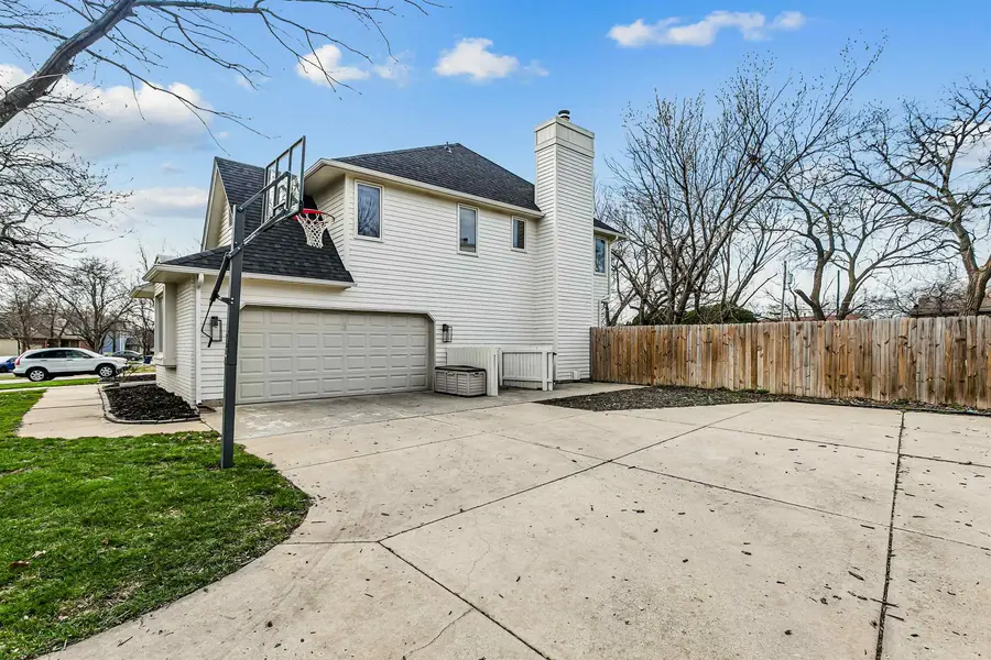 1315 N Rutland Cir, Wichita, KS 67206 - #2