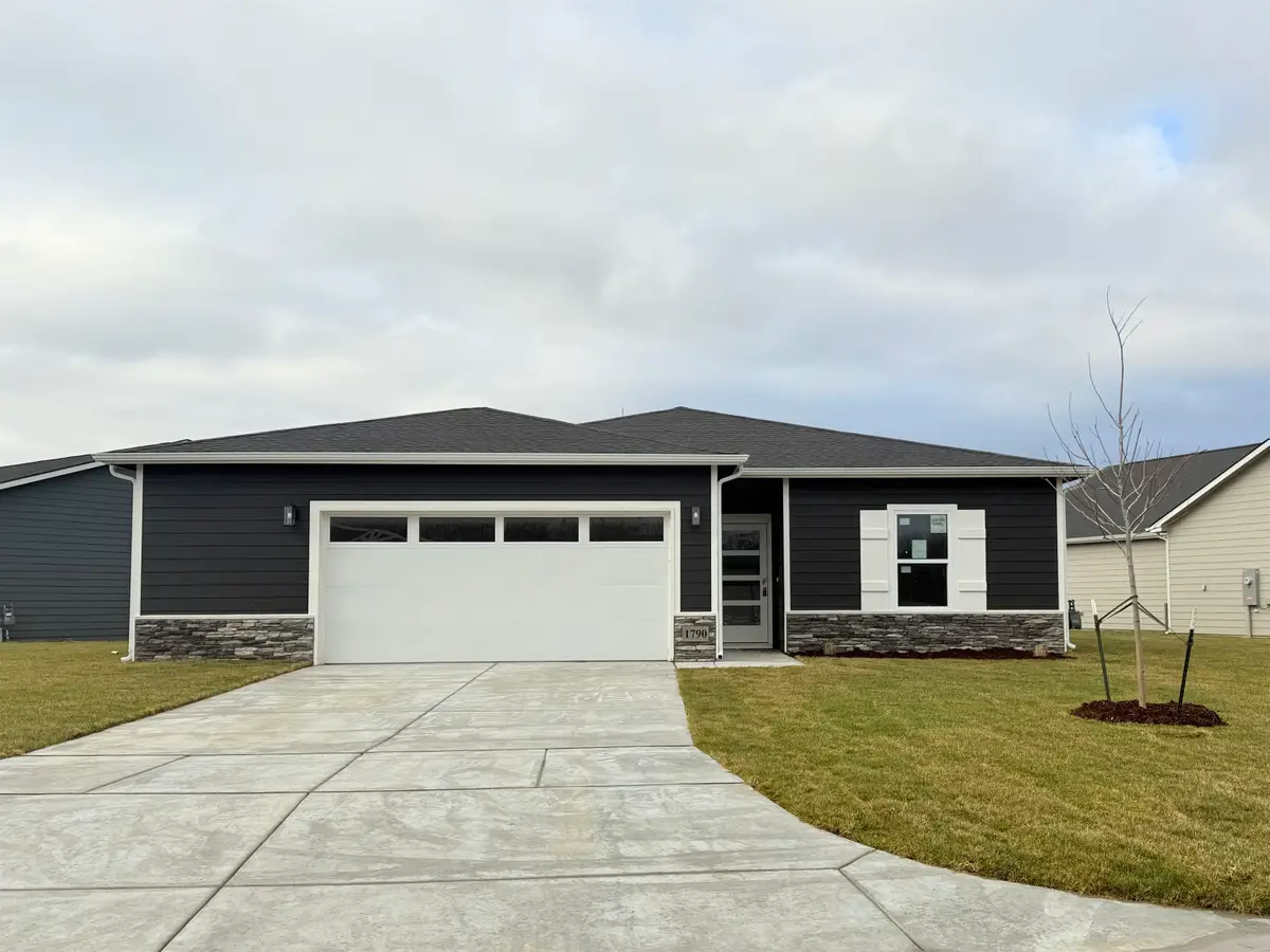1790 W Redbud Lane, Goddard, KS 67052 - #1