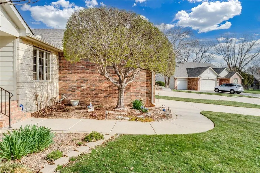 249 S Maple Dunes Ct, Wichita, KS 67235 - #2