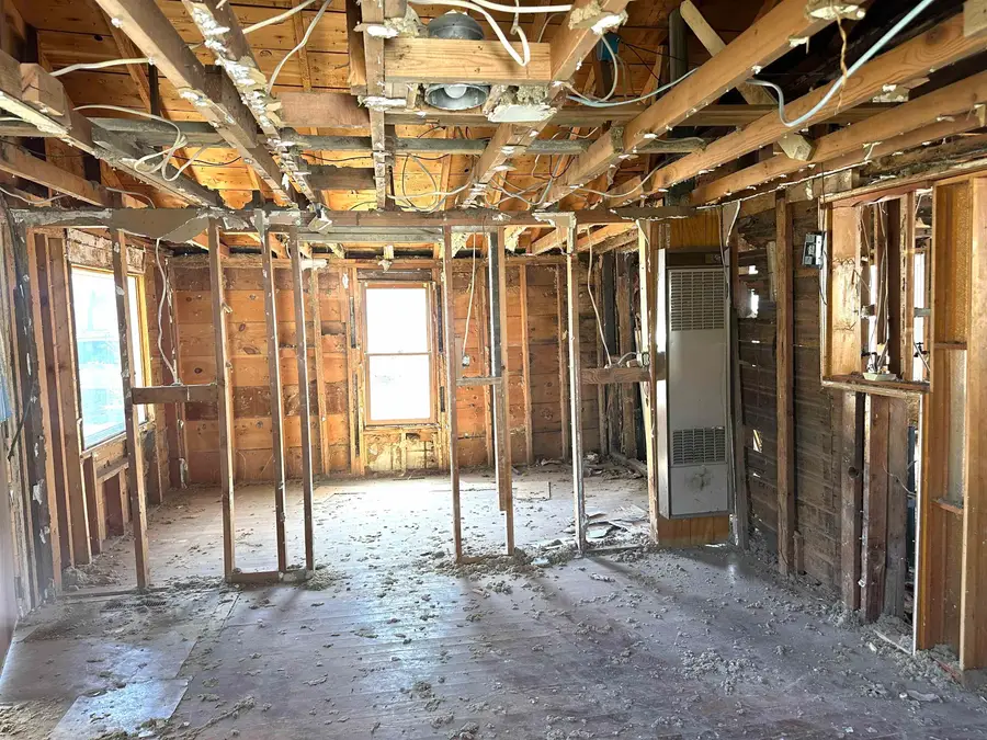 1027 N 5th St, Salina, KS 67401 - #3