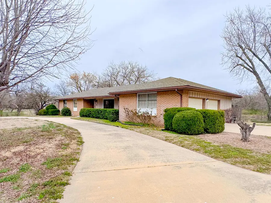 1222 S Lark Ln, Wichita, KS 67209 - #2