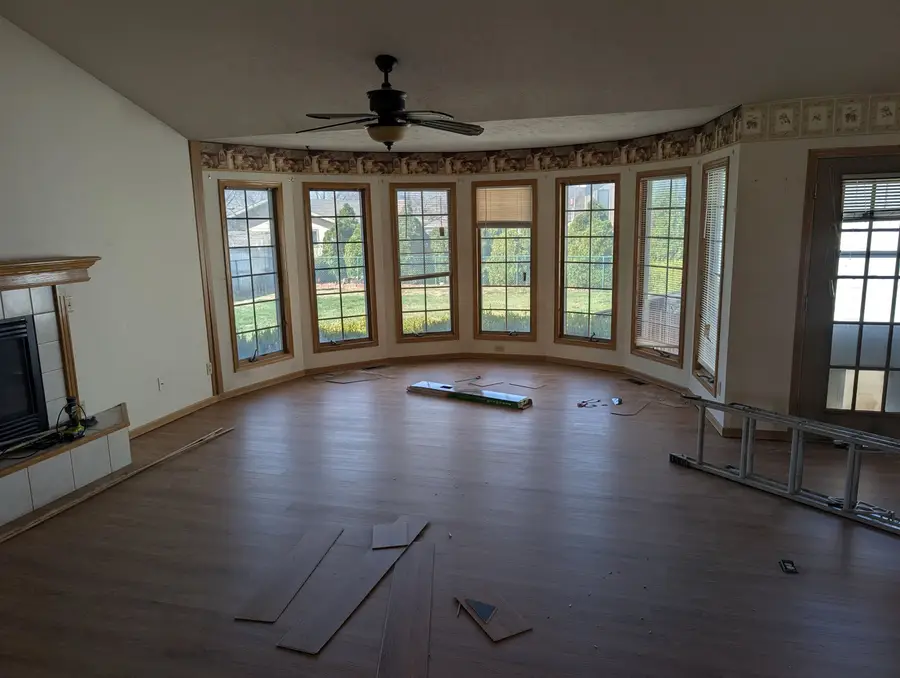 402 Pine Ridge Dr, Salina, KS 67401 - #2