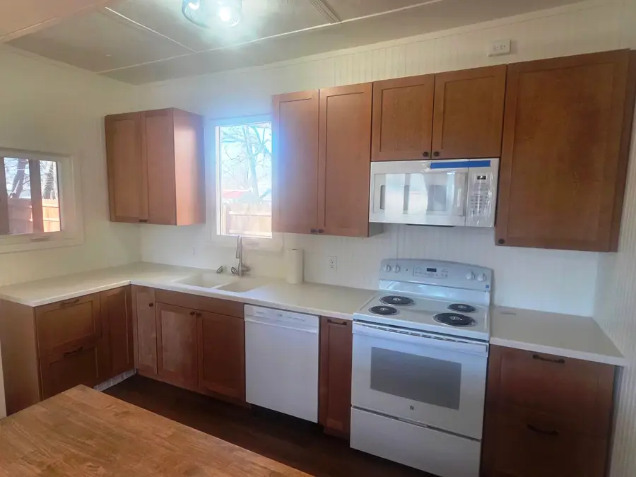 115 SW 4th St, Newton, KS 67114 - #2